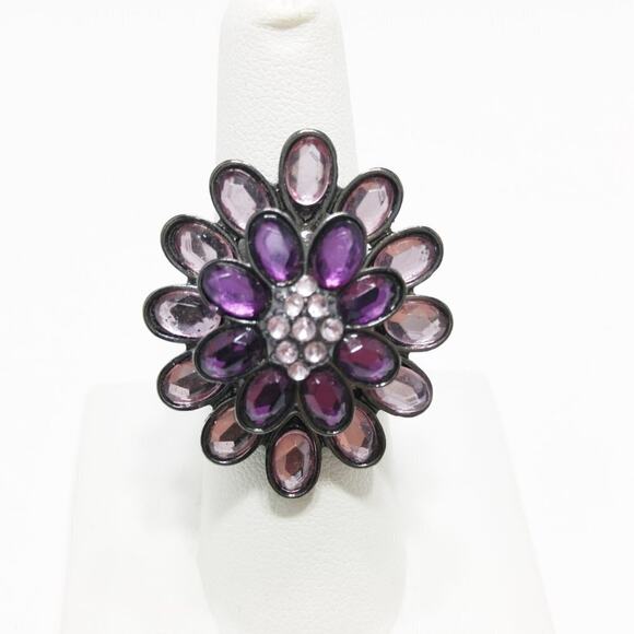 Purple & Lavender Flower Gun Metal Gray Stretch Ring, Size 7 - Picture 2 of 8